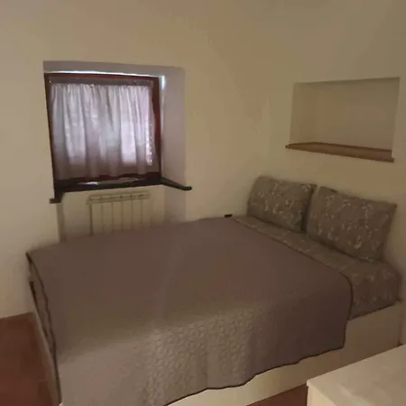 Pocitniska Hisa, Dedic Nyaraló