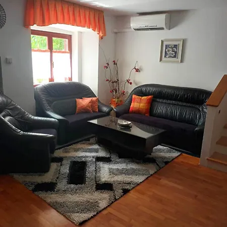 Pocitniska Hisa, Dedic * Koper